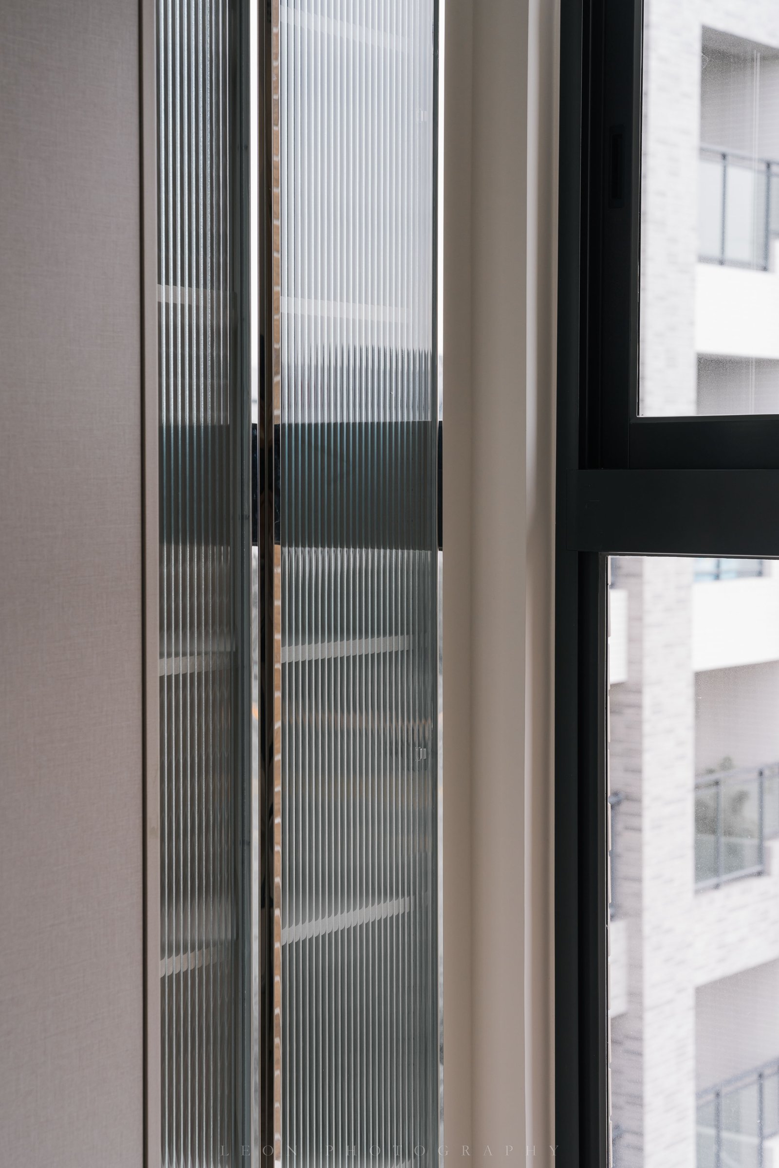 Vertical detail left paired